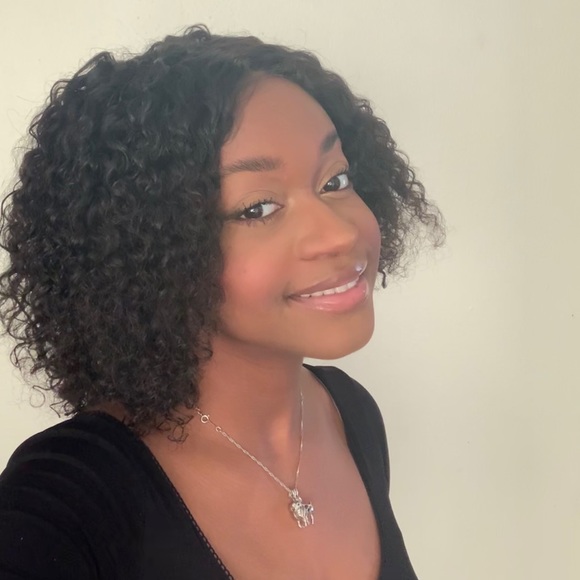 Meet your Posher, Kara - Picture 1 of 1